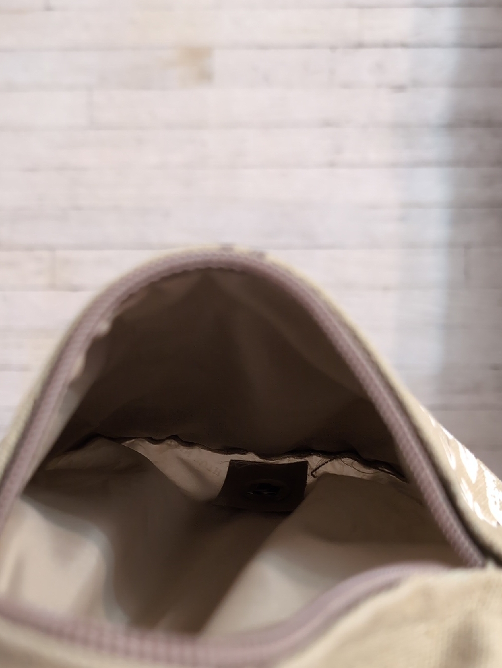 Robin Ruth Amsterdam Crossbody - Picture 7 of 9